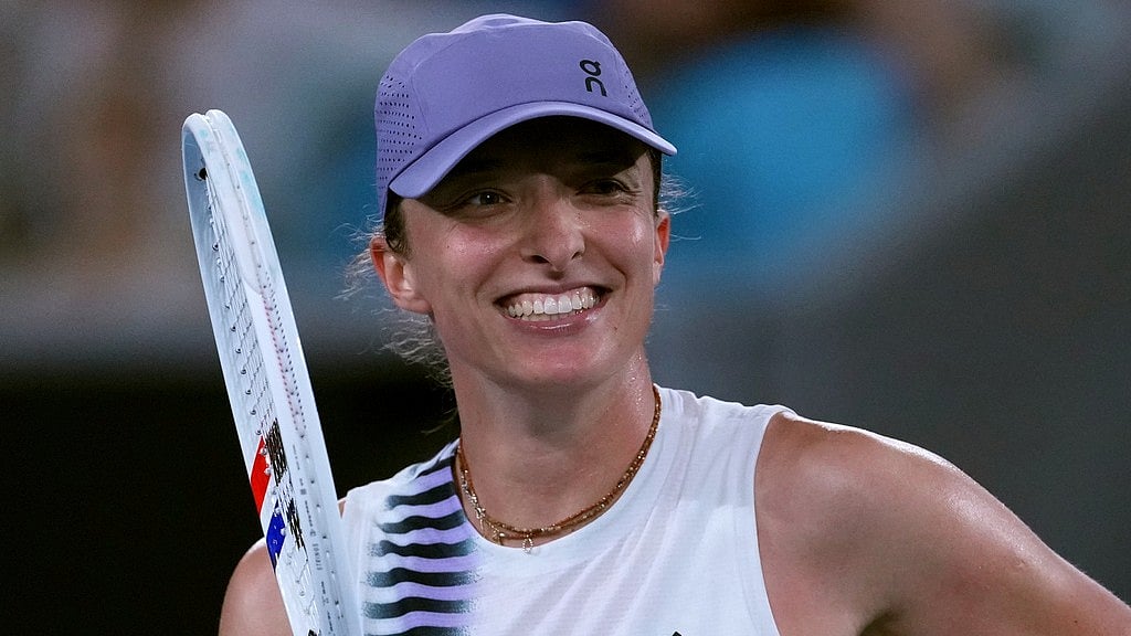 Iga Swiatek of Poland reacts after defeating Anna Kalinskaya of Russia in their third round match at the Australian Open tennis championship in Melbourne. - Photo: AP