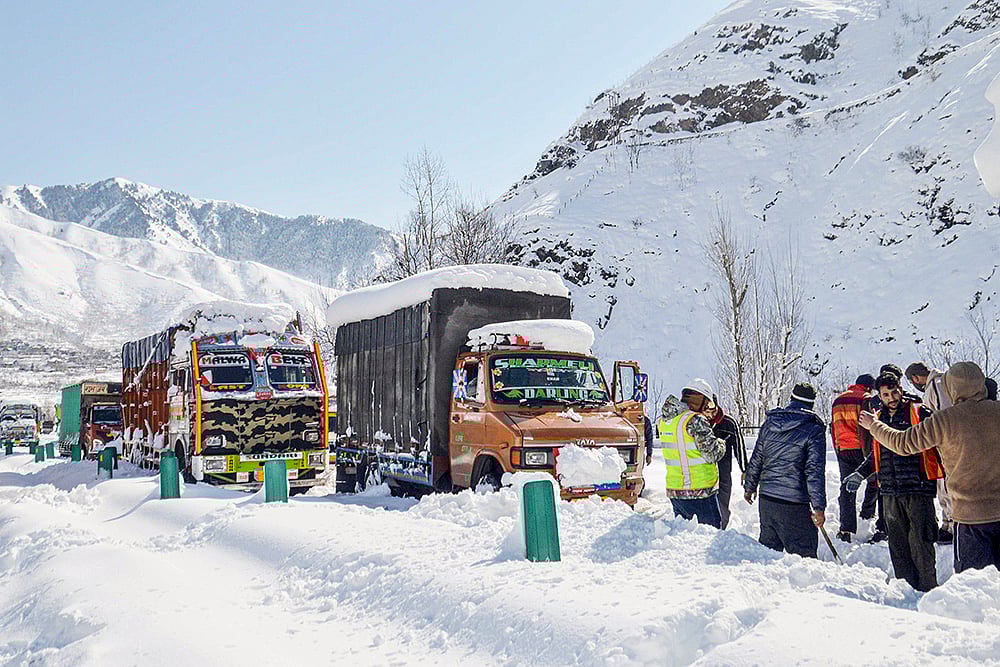 Jammu-Srinagar National Highway closed