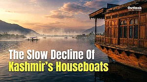 houseboats of kashmir