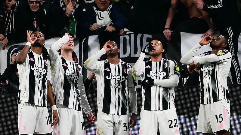 Juventus 3-0 Napoli, Serie A: Contes Scudetto Hopes Fading After Miserable Return To Turin