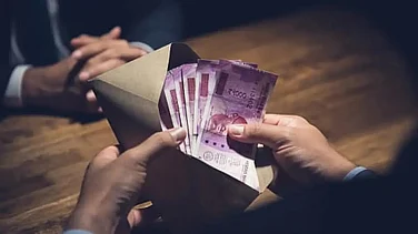 GST officer caught for accepting Rs 3.5 lakh bribe