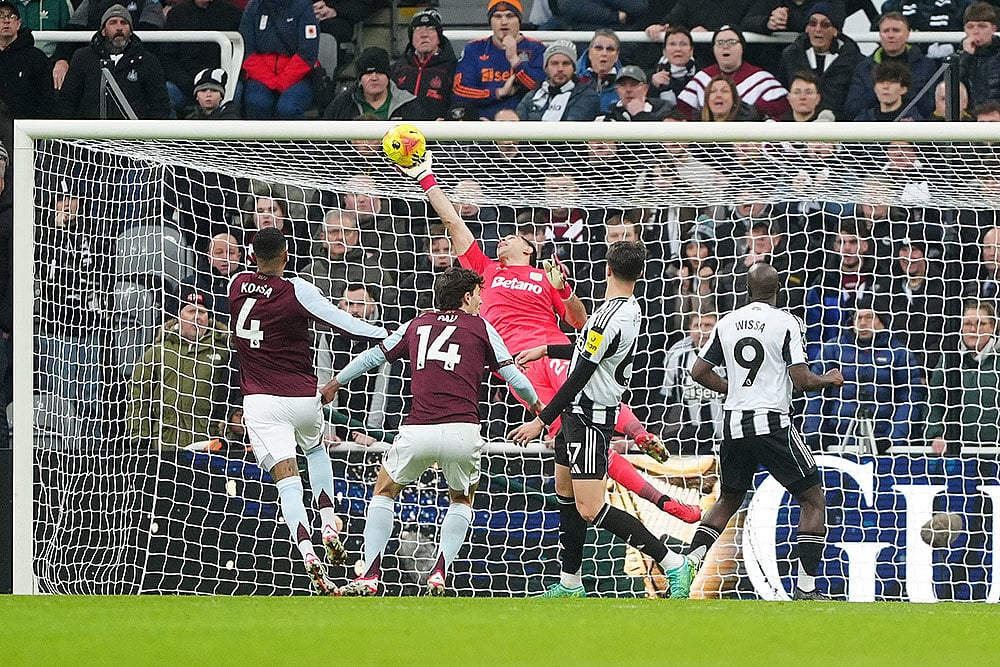newcastle united vs aston villa english premier league soccer-Emiliano Martinez