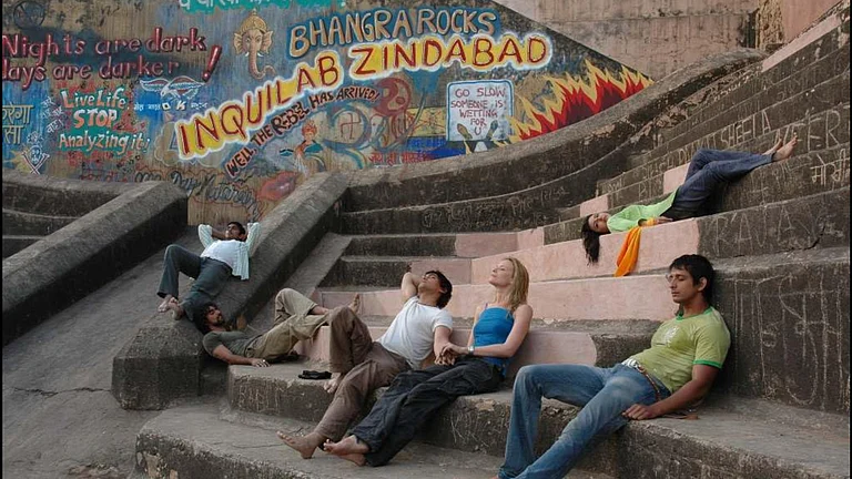 A still from Rang De Basanti (2006) - IMDb