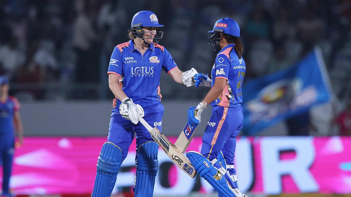 Harmanpreet Kaur and Nat Sciver-Brunt in action for Mumbai Indians in WPL 2026. - Photo: wplt20/X