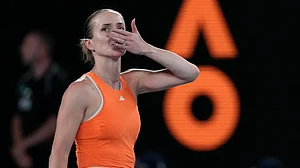 | Photo: AP/Dita Alangkara : Elina Svitolina of Ukraine celebrates after defeating Coco Gauff of the U.S. in their quarterfinal match at the Australian Open tennis championship in Melbourne, Australia, Tuesday, Jan. 27, 2026.