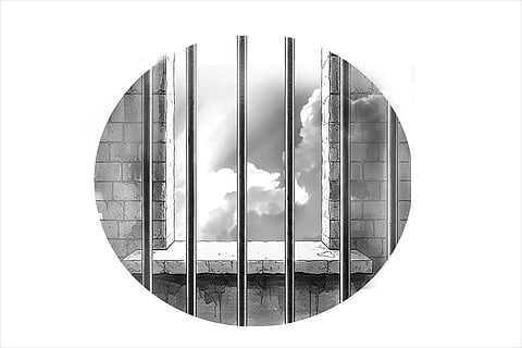 The sky behind bars keeps
changing, and you look at it
with longing. When I was at
last released, the happiness
corroded the moment I
stepped outside.