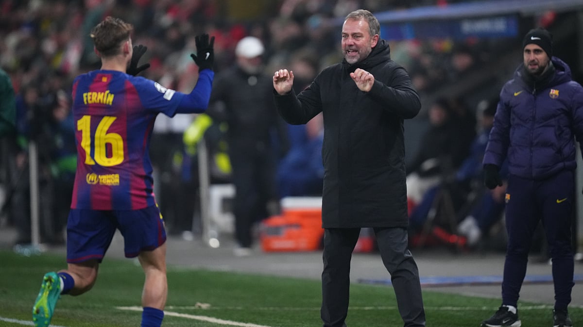Barcelona's Fermin Lopez celebrates with head coach Hansi Flick after scoring his side's second goal during the Champions League opening phase match between Slavia Prague and Barcelona in Prague, Czech Republic, Wednesday, Jan. 21, 2026. - | Photo: AP/Petr David Josek