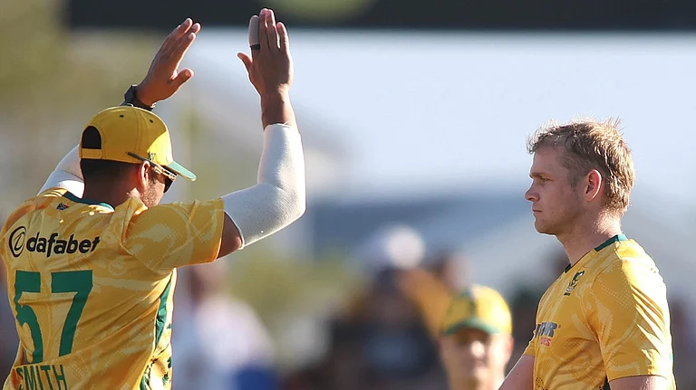 South Africa Vs West Indies Live Score, 1st T20I: Windies Going Strong Despite Losing Half Their Side | WI 168/5 (19) - X/ ProteasMenCSA