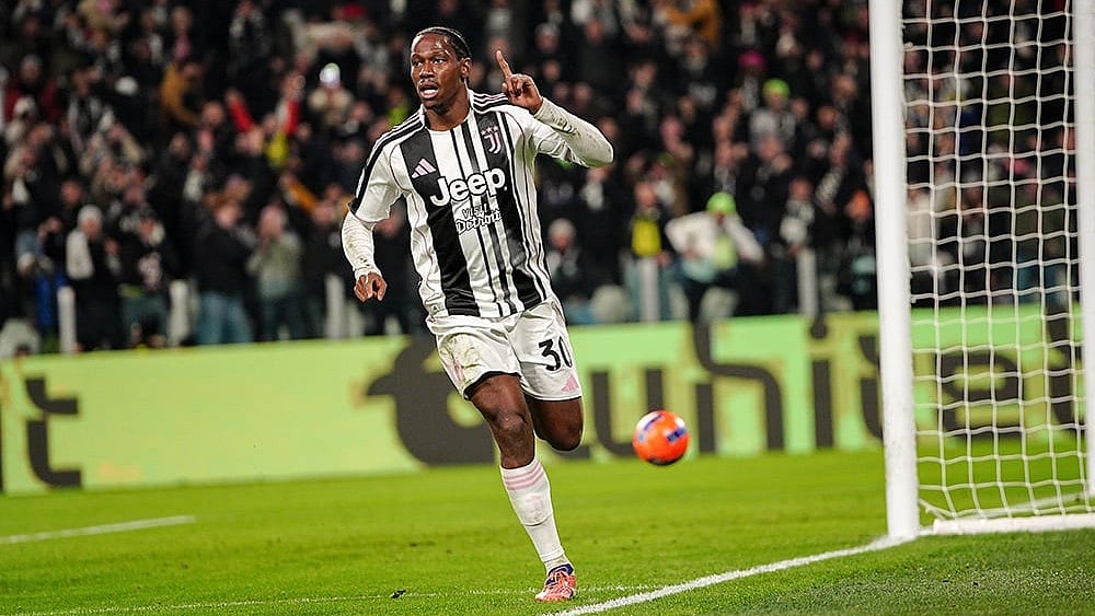 Juventus' Jonathan David celebrates scoring their side's first goal of the game during the Italian Serie A soccer match between Juventus and Napoli in Turin, Italy. - | Photo: Marco Alpozzi/LaPresse via AP