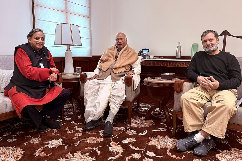 Rahul, Kharge meets Tharoor in Delhi