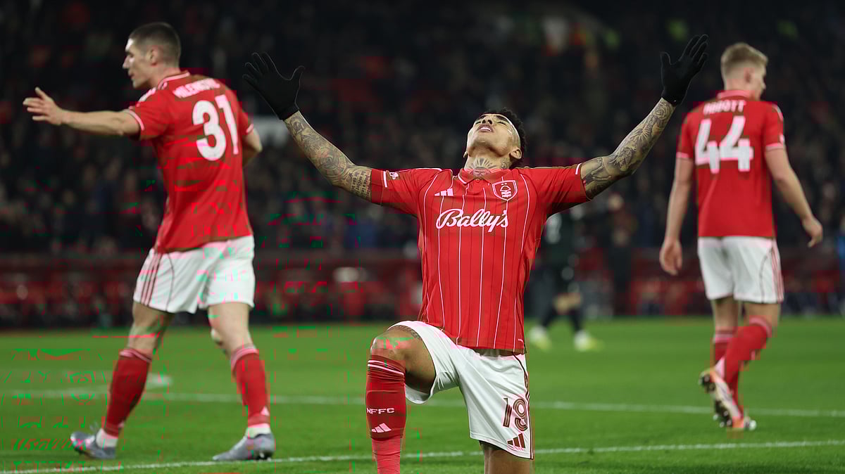 Nottingham Forest's Igor Jesus, centre, celebrates after he scores his side's second goal during the Europa League opening phase soccer match between Nottingham Forest and Ferencvaros in Nottingham, England, Thursday, Jan. 29, 2026. - (AP Photo/Morgan Harlow)