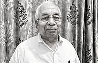 X  : Arvind Patkar, founder of Manovikas Prakashan died at 73 in Pune. His contribution to Marathi publishing industry enriched generations of authors and readers.