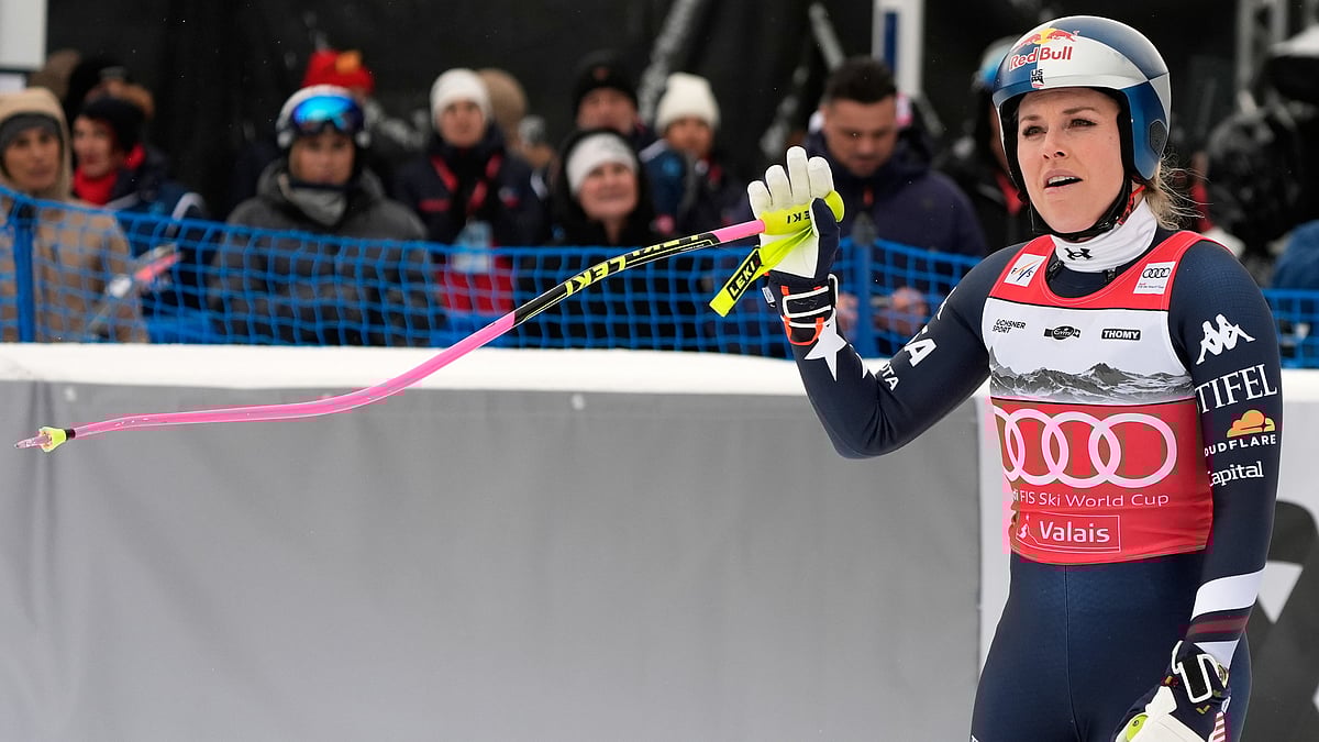 United States' Lindsey Vonn at the finish line after crashing, during an alpine ski, women's World Cup downhill, in Crans Montana , Switzerland, Friday, Jan. 30, 2026. - | Photo: AP/Giovanni Auletta