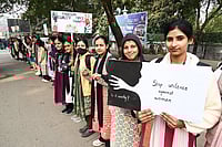IMAGO / ANI News : Dec 10. 2025: Teachers and students of Patna Women's College form a human chain to mark Human Rights Day.