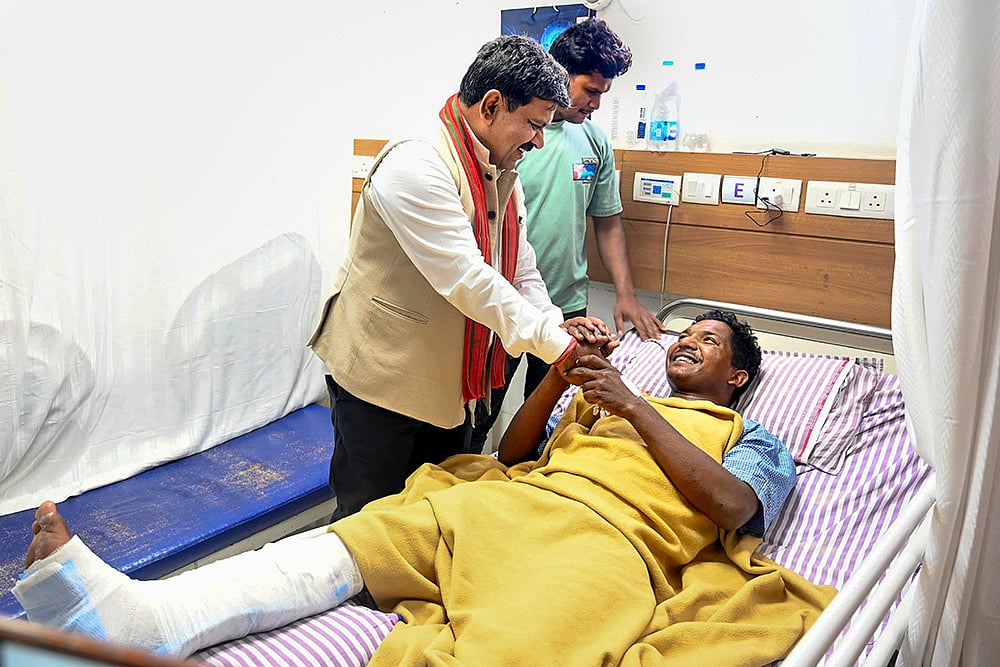 Anti-naxal operation: Dy CM meets injured officer