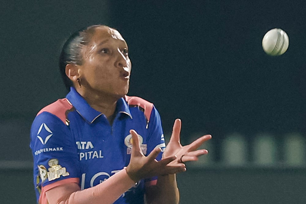 WPL 2026 GG-W vs MI-W-Shabnim Ismail