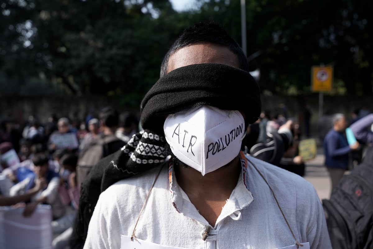 Delhi Amidst Pollution - Tribhuvan Tiwari