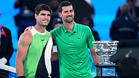 AP/Aaron Favila : Carlos Alcaraz, left, of Spain and Novak Djokovic, right, of Serbia pose for a photo ahead of the men's singles final.