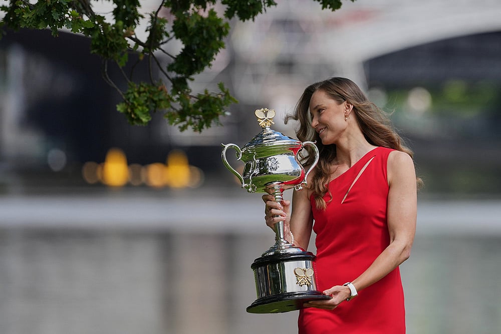 Elena Rybakina Yarra River Pics