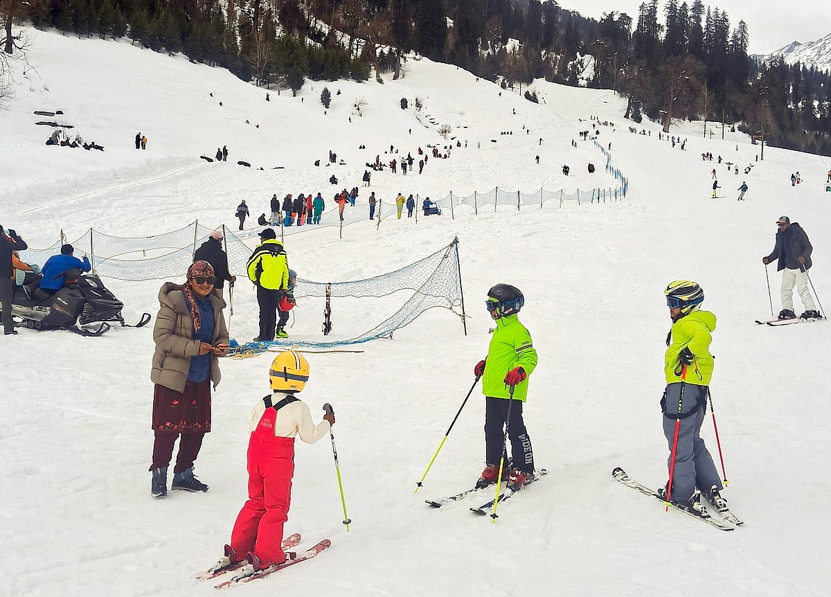 Tourists enjoy adventure tourism activities, including skiing at Solang Valley in the tourist town of Manali, in Kullu, Himachal Pradesh - IMAGO