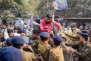 | Photo: PTI : Police detain students of Patna University during a 'Justice March' held in support of the UGC Regulations 2026, in Patna.