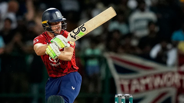 England's Jos Buttler plays a shot during the second T20 cricket match between England and Sri Lanka in Pallekele, Sri Lanka, Sunday, Feb, 1. 2026. (AP Photo/Eranga Jayawardena) - Eranga Jayawardena