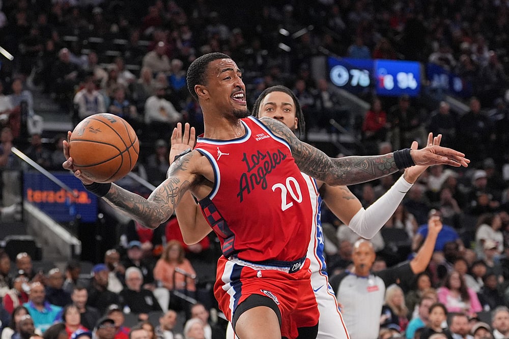 76ers vs Clippers NBA basketball game pics-John Collins