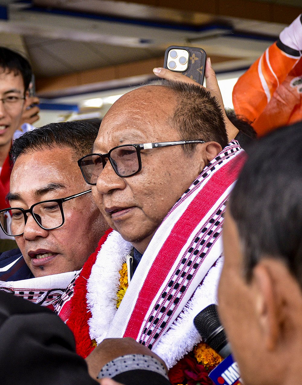 Yumnam Khemchand arrives in Manipur