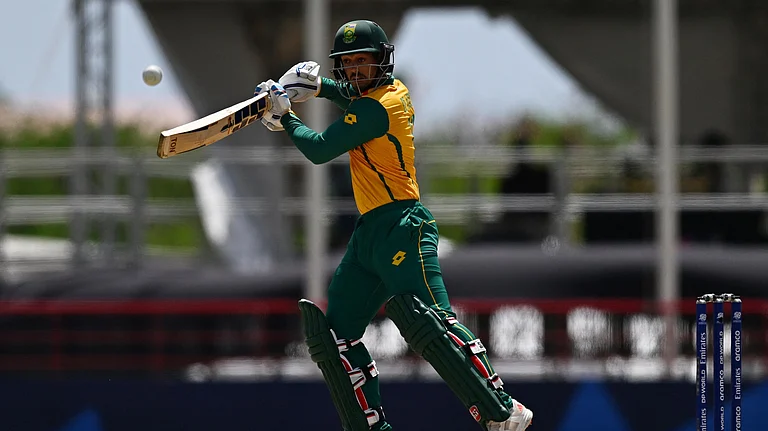 Quinton de Kock refused to take the knee during ICC T20 World Cup 2021. - ICC/X