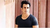 Instagram  : Sonu Sood