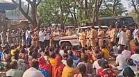 Screengrab : In response, villagers gathered in large numbers and staged peaceful demonstrations, demanding the immediate withdrawal of the notices.