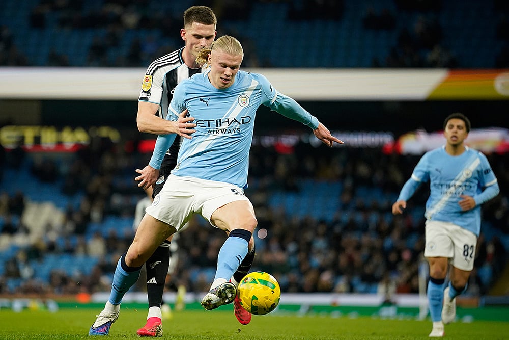 Manchester City Vs Newcastle United EFL Cup 2025-26 soccer-Mark Gillespie