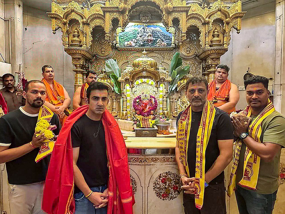 Gautam Gambhir at Siddhivinayak Temple