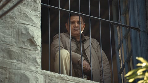 Kumud Mishra, as Inspector Prakash Sing