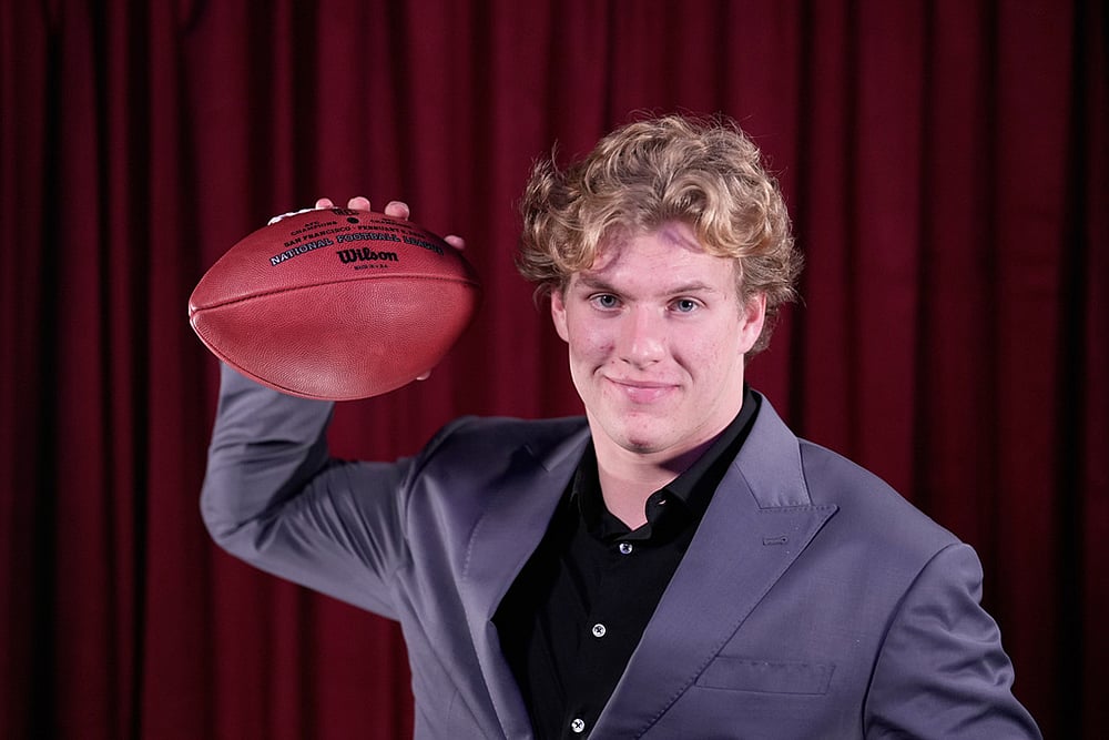 2026 NFL Football Honors award show-Carson Schwesinger