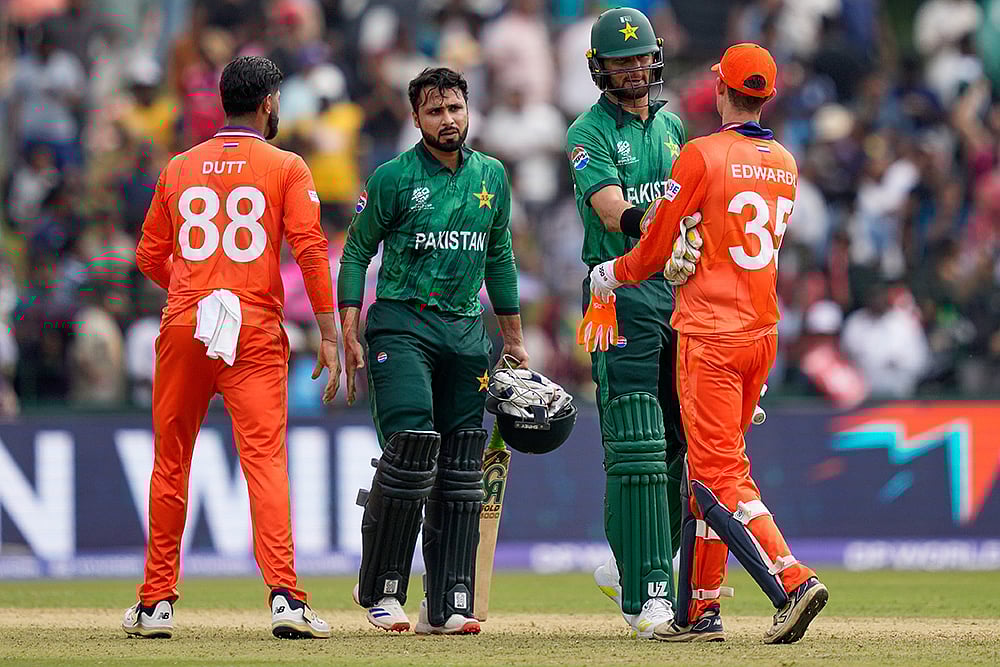 | Photo: AP/Sara Nevis : Netherlands' captain Scott Edwards, right, congratulates Pakistan's Shaheen Shah Afridi after Pakistan won their T20 World Cup cricket match against Netherlands in Colombo, Sri Lanka.