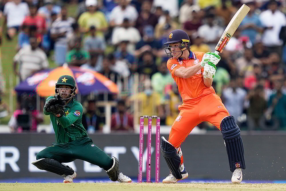 Netherlands vs Pakistan T20 World Cup cricket photos-Bas de Leede