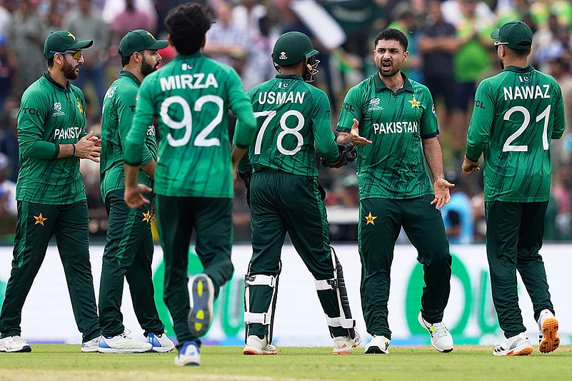 Netherlands vs Pakistan T20 World Cup cricket photos-Abrar Ahmed