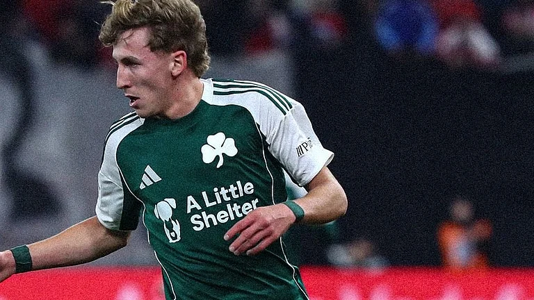 Panathinaikos players in action against Olympiacos in Greek Super League 2025-26 match. - paofc_/X