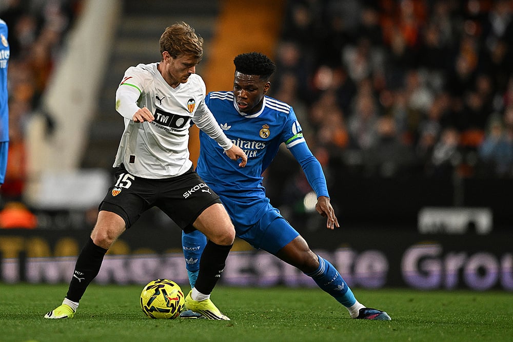 Valencia vs Real Madrid Spanish la liga soccer match-Lucas Beltran