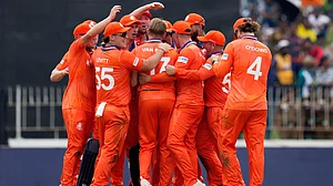 | Photo: AP/Eranga Jayawardena : Netherlands' players celebrate the wicket of Pakistan's Shadab Khan during the T20 World Cup cricket match between Netherlands and Pakistan in Colombo, Sri Lanka, Saturday, Feb. 7, 2026.