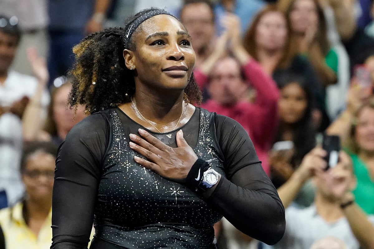 Serena Williams acknowledges the crowd after losing to Ajla Tomljanovic, of Austrailia, iin the third round of the U.S. Open tennis championships, Sept. 2, 2022, in New York.  - | Photo: AP/John Minchillo