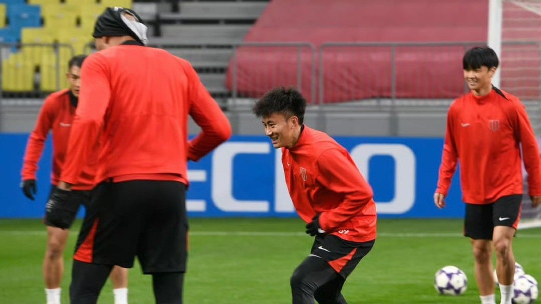 Chengdu Rongcheng players train ahead of their AFC Champions League Elite face-off with Buriram United. - Photo: X/Chengdu Rongcheng