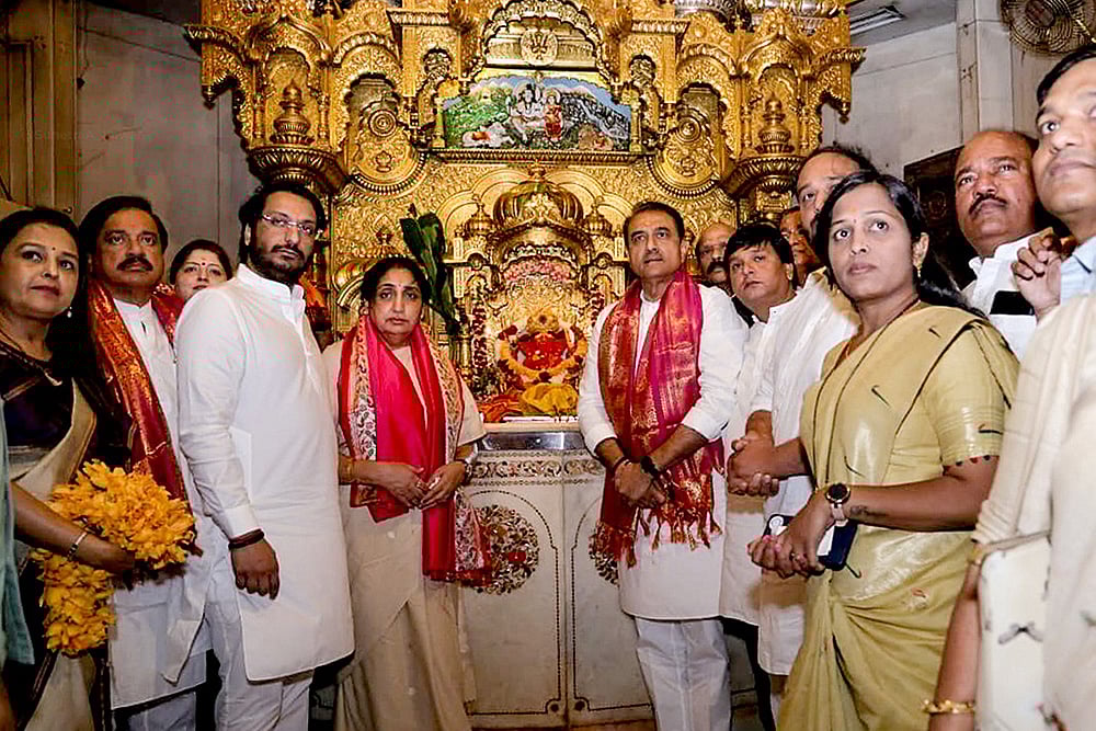 Sunetra Pawar at Siddhivinayak Temple