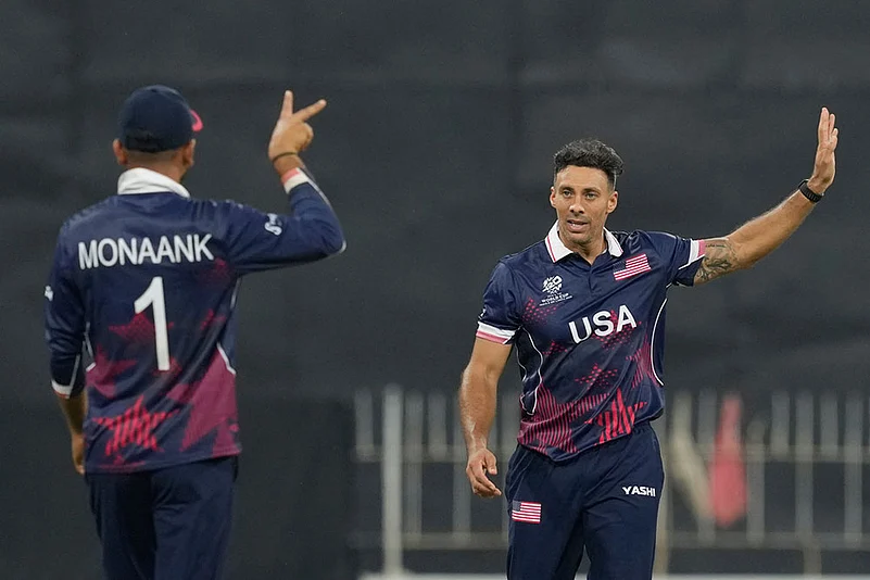 PAK vs USA T20 WCup Cricket Shadley Van Schalkwyk