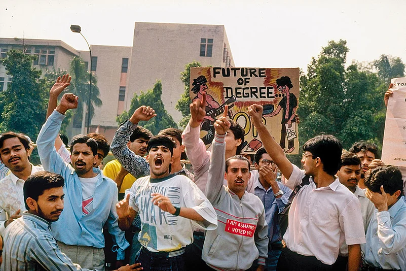 Students protesting in 1990 against the recommendations of the Mandal Commission