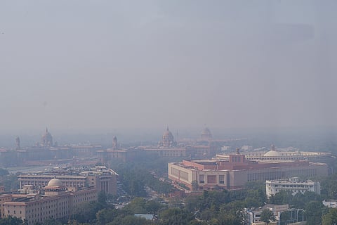 A layer of smof engulfs the Rashtrapati Bhavan, Samvidhan Sadan and Parliament House, in New Delhi.