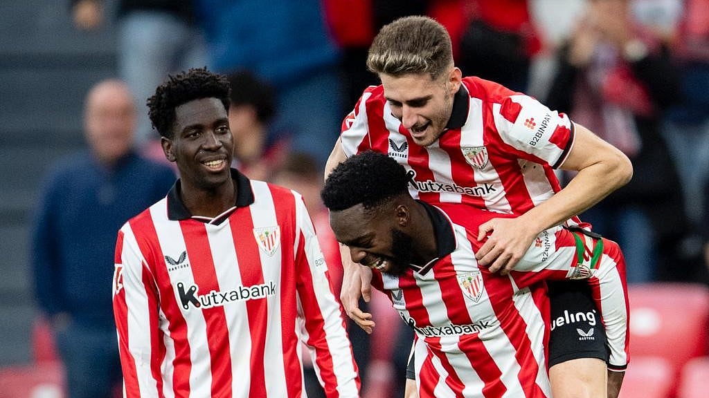 Athletic Club footballers celebrating against Levante in La Liga 2025-26 match.  - Athletic_en/X