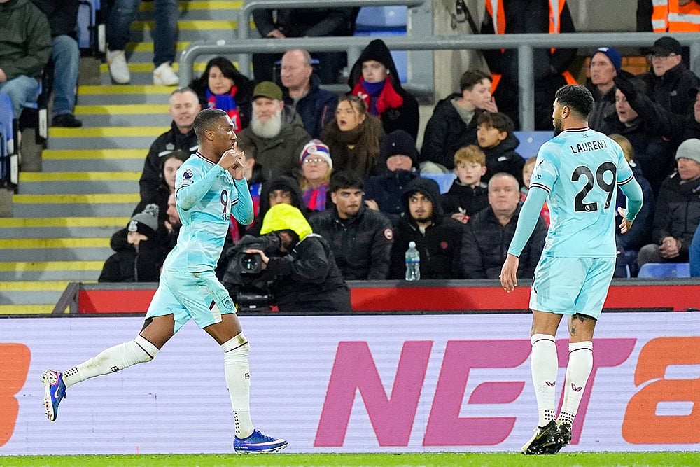 Burnley's Jaidon Anthony celebrates after scoring their side's second goal of the game during their English Premier League soccer match against Crystal Palace in London. - | Photo: Jordan Pettitt/PA via AP