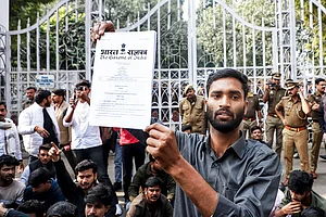 | Photo: IMAGO/ANI News : Students of Lucknow University stage a protest against UGC's new caste-based equality rules in colleges at university campus, in Lucknow, Uttar Pradesh.